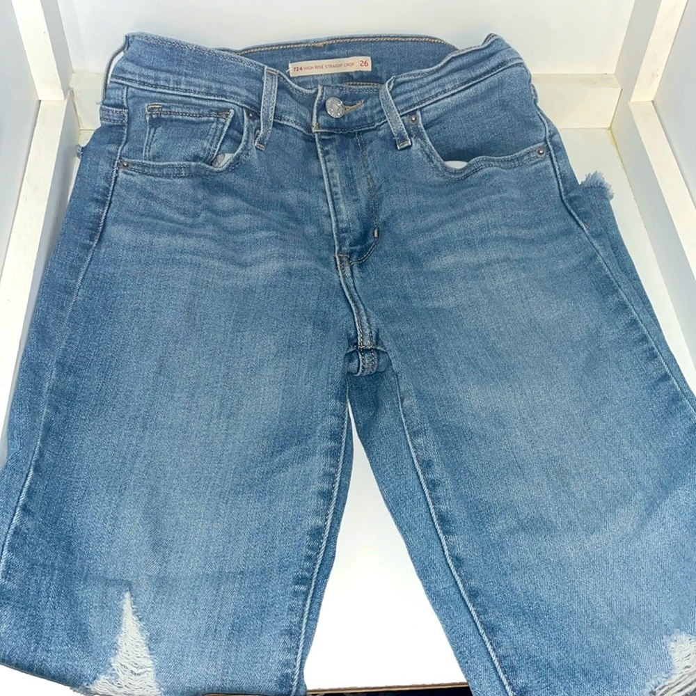Levi’s 724 high rise straight crop distressed jeans size 26